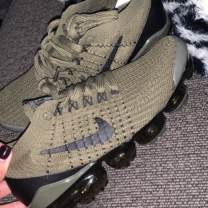 women vapormax sz7